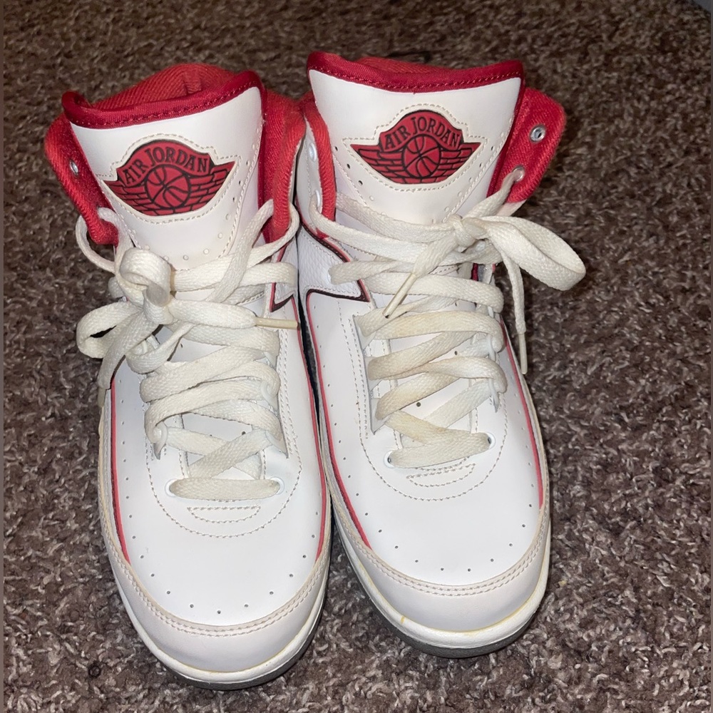 Air Jordan 2 Retro ‘ Chicago White/Varsity Red ***6.5 MEN***